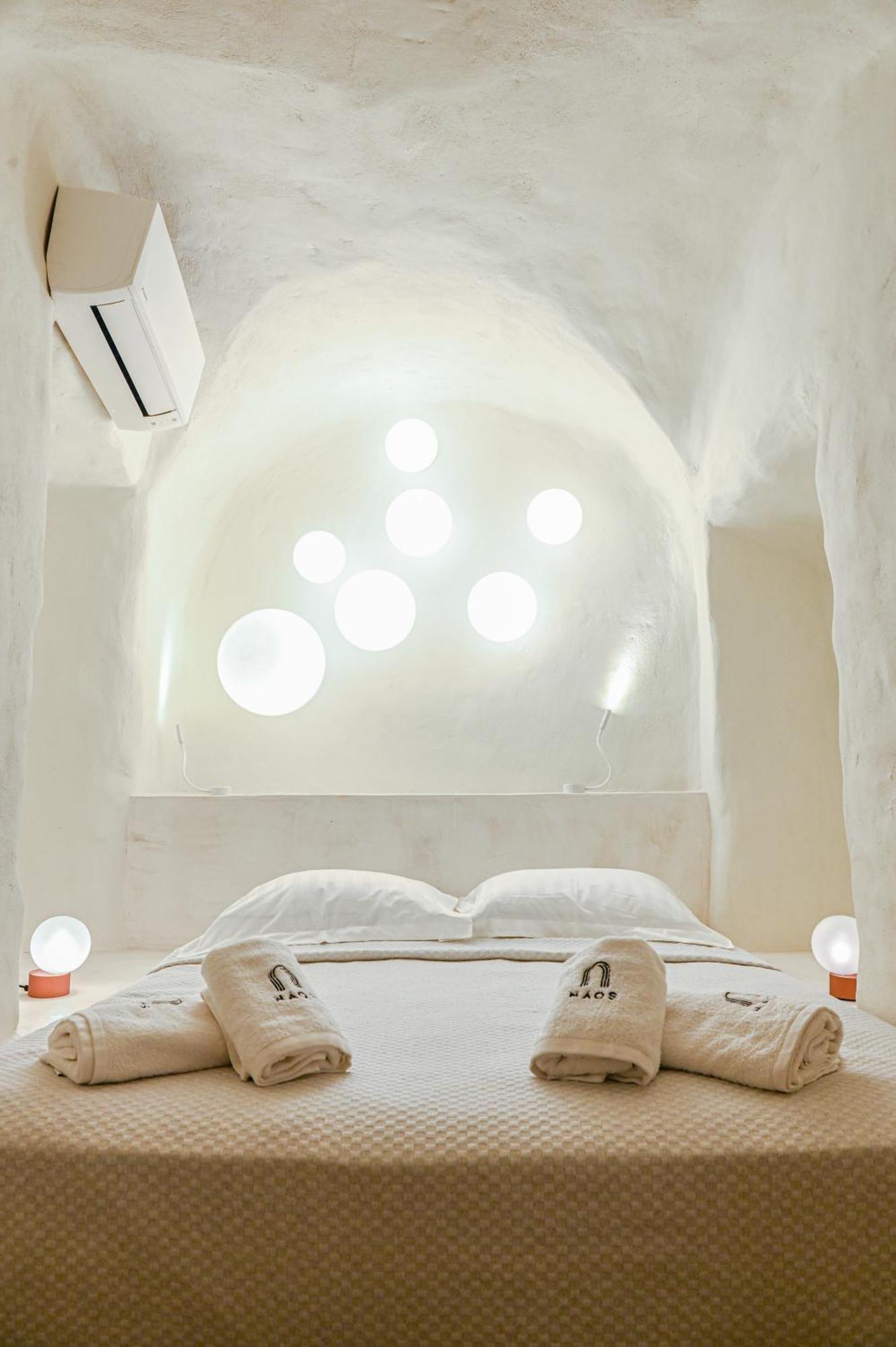 Naos Suites Vóthon Екстериор снимка